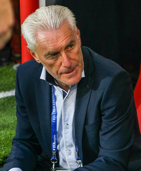 Hugo Broos head coach card