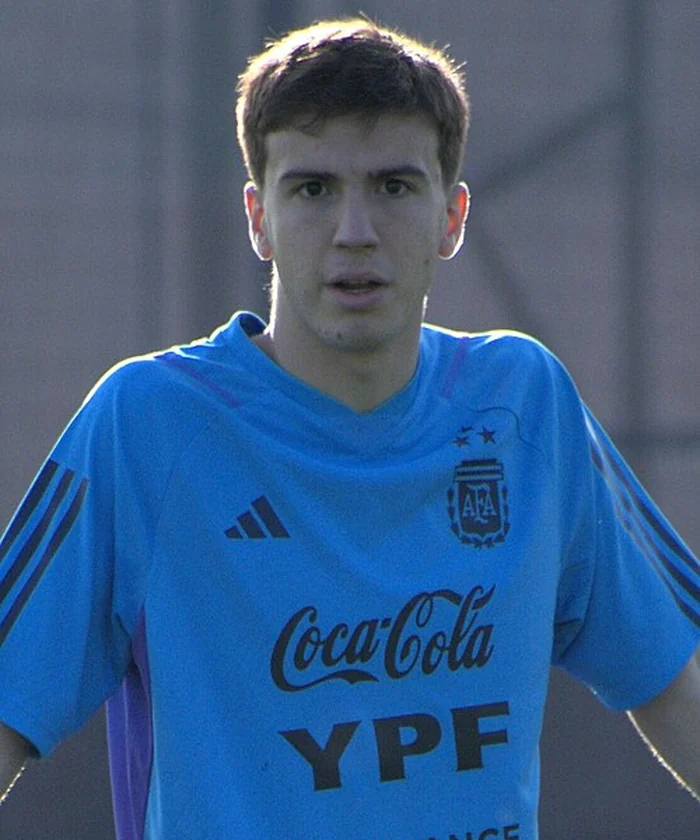 Máximo Perrone player card