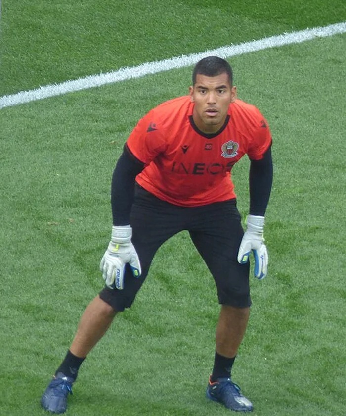 Walter Benítez player card