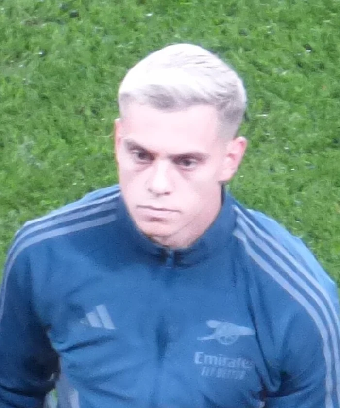 Leandro Trossard player card