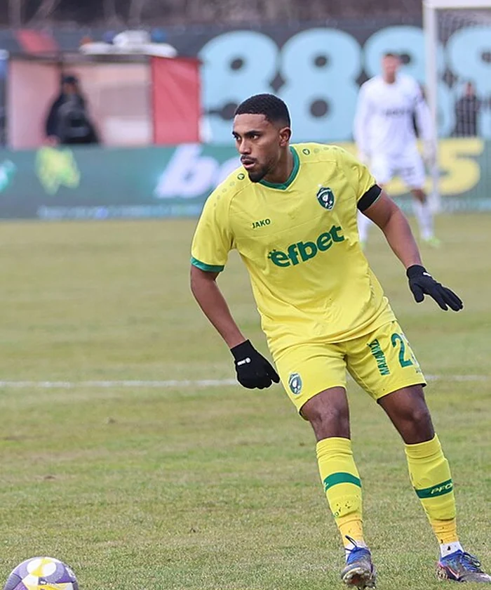 Deroy Duarte player card