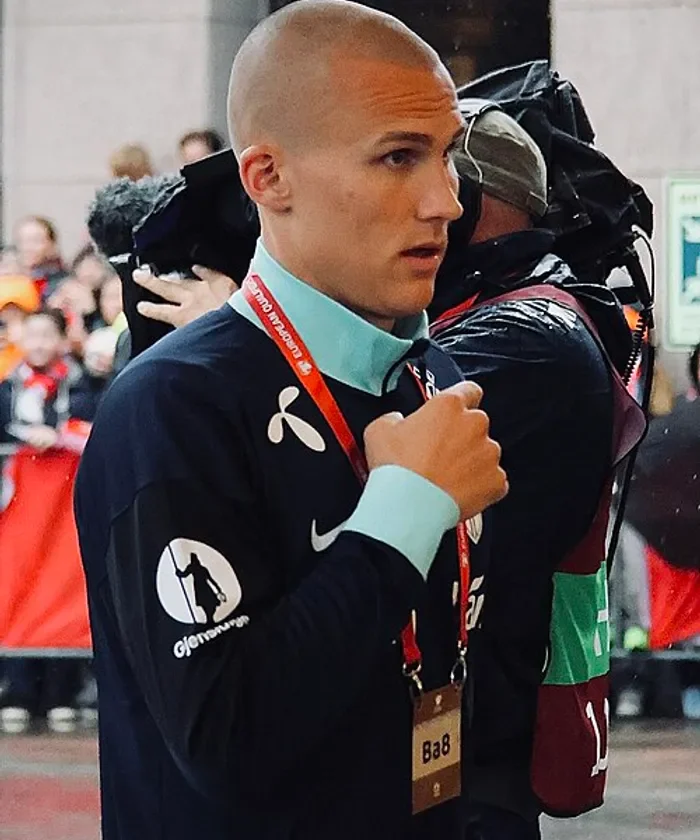 Leo Skiri Østigård player card