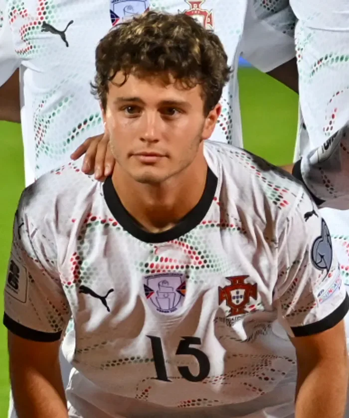 João Neves player card