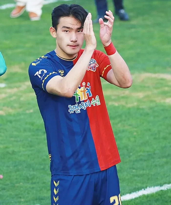 Cho Yu-min player card