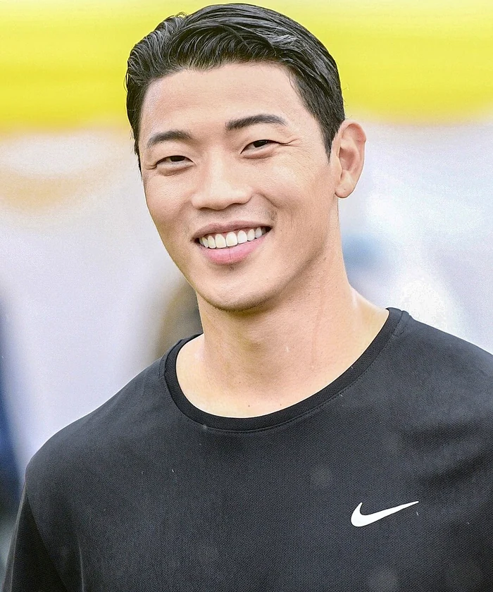 Hwang Hee-chan player card