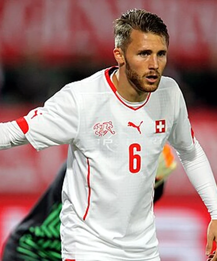 Silvan Widmer player card