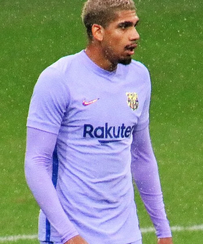 Ronald Araújo player card