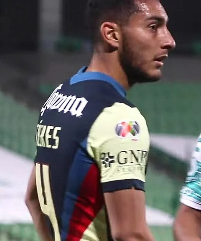 Sebastián Cáceres player card